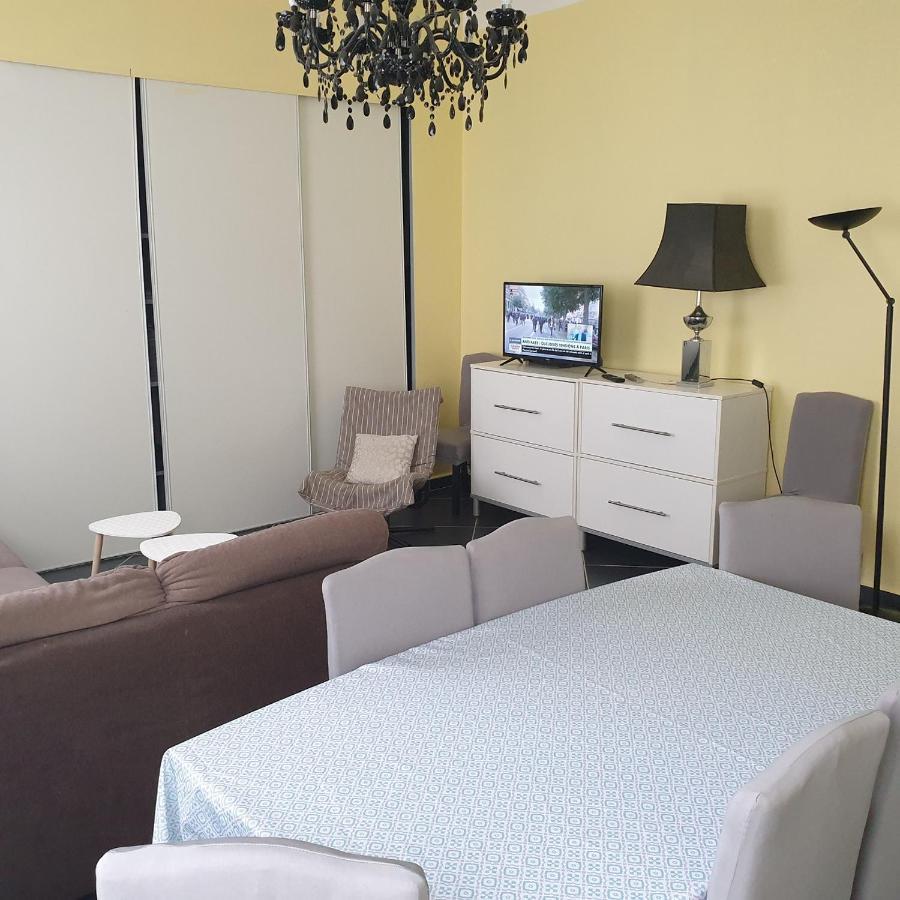 אביניון Appartement Intra Muros 8 Personnes Climatise Wifi Stationnement Facile מראה חיצוני תמונה