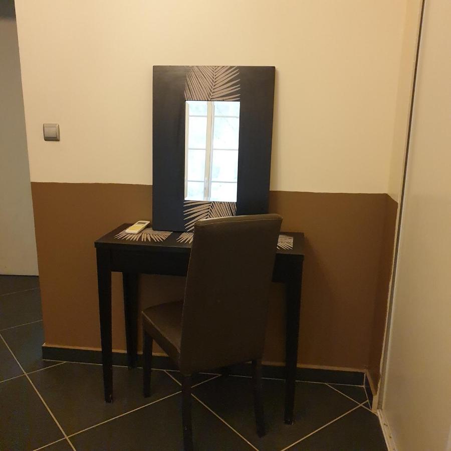 אביניון Appartement Intra Muros 8 Personnes Climatise Wifi Stationnement Facile מראה חיצוני תמונה